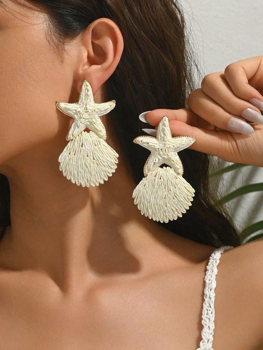 Beige Boho Women's Handmade Woven Raffia Grass Starfish & Shell Earrings